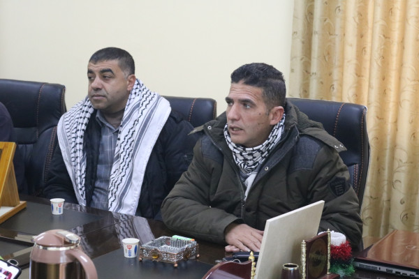 رئيس بلدية بيت عوا يستقبل وفد حركة فتح