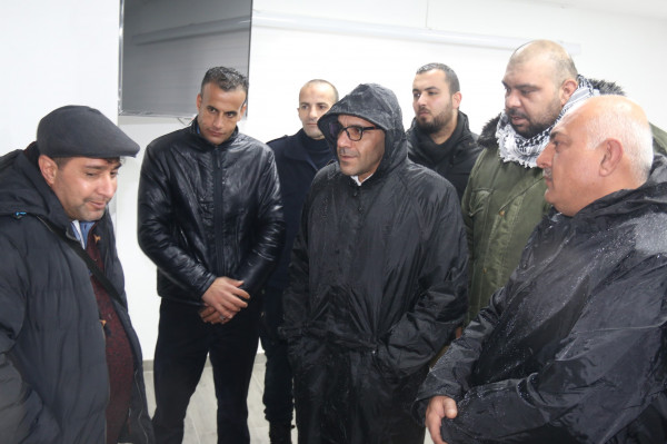 محافظ القدس ينظم جولة تفقدية في منطقتي الرام وقلنديا