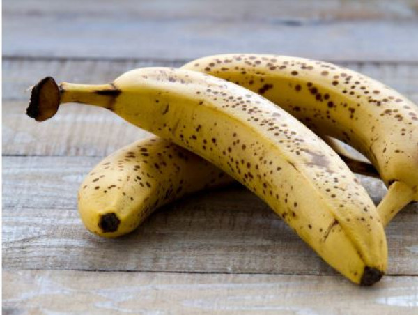 أفضل طريقة لمنع اسوداد الموز.. لم تفكري بها قبل الآن