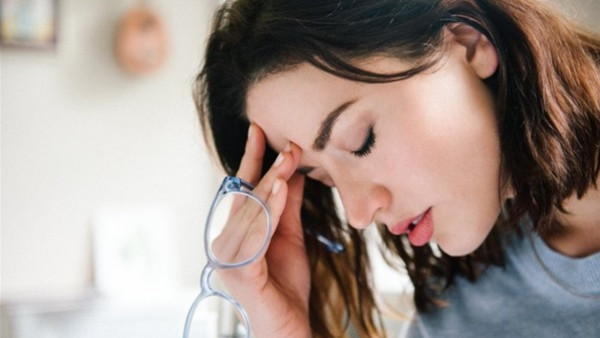 بسبب التوتر.. سيدة أمريكية تصاب بالشلل في الجانب الأيمن من وجهها