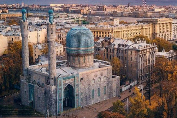 تعرف على المسجد الذي رآه بوتين الأجمل بين مساجد العالم‬