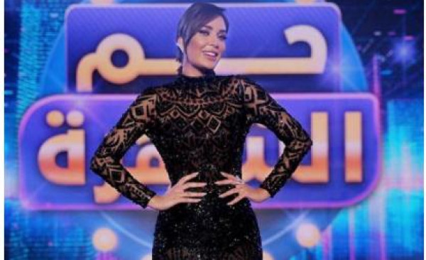 تعرفوا إلى نسخة من سيرين عبد النور بالحجاب