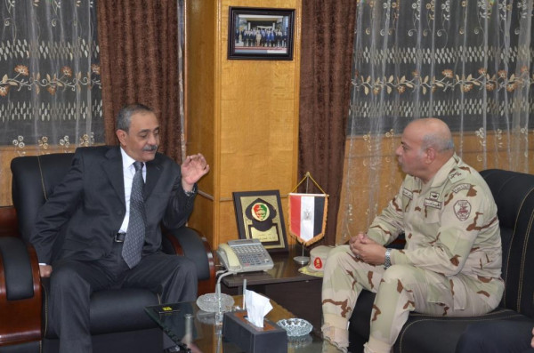 قائد الجيش الثاني الميداني يقدم التهنئة لمحافظ الإسماعيلية بمناسبة عيد الميلاد المجيد