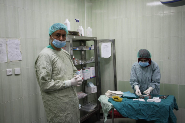 طاقم مستشفى العيون بغزة يُجري أكثر من ألفي عملية خلال 2019