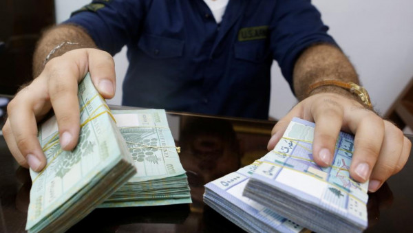 لبنان: الليرة تتراجع أمام الدولار إلى أدنى مستوى منذ عقود