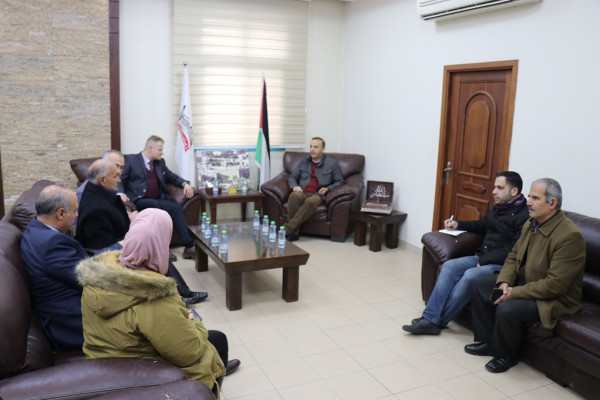 بلدية الخليل تبحث سُبل التعاون المشترك مع السفير البولندي لدى فلسطين