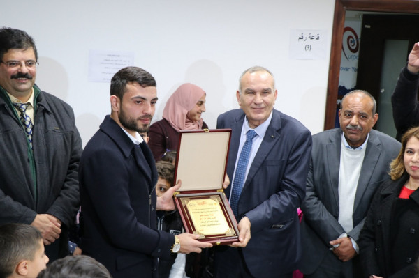"التربية" و"الاتصالات" تختتمان نادي الروبوتكس والذكاء الاصطناعي