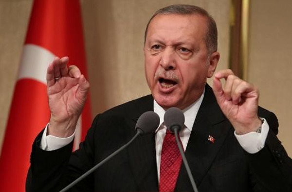 أردوغان يُهاجم حفتر: إرهابي انقلابي فرّ هاربًا من موسكو