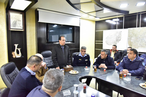 رئيس بلدية يطا يستقبل نائب مدير شرطة محافظة الخليل