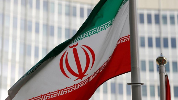 إيران تقول إنها ما زالت تحترم الاتفاق النووي