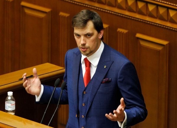 رئيس وزراء أوكرانيا: أوغاد وحثالة يعملون في أجهزتنا الحكومية