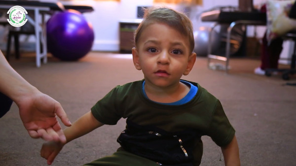 الملاك الصغير "محمد القانوع" يسطر قصة نجاح بتحديه للمرض
