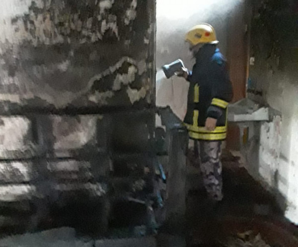 بالصور: السيطرة على حريق منزل في بلدة كفرذان غرب جنين