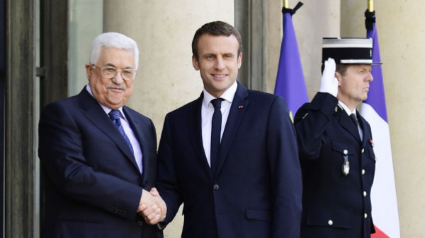 ماكرون يلتقي نتنياهو ويصل رام الله للقاء الرئيس عباس اليوم
