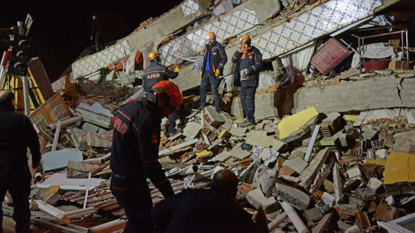 22 قتيلاً في زلزال تركيا ونحو 1000إصابة