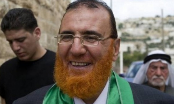 أبو طير يستنكر جريمة حرق المستوطنين لمسجد البدرية جنوب القدس