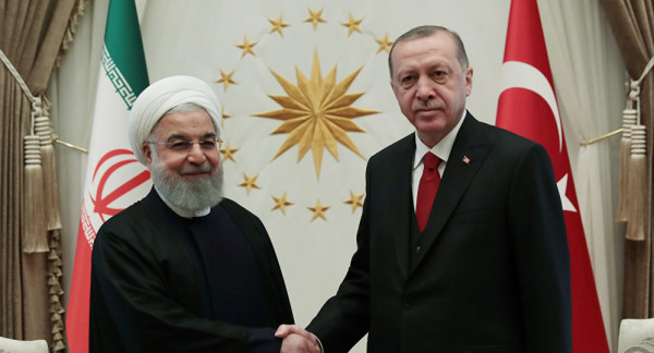 روحاني يعرض المساعدة على أردوغان والحكومة الإيرانية تأمر الطوارئ بالتأهب