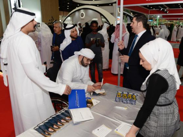 كلية الإمارات للتكنولوجيا تعرض أحدث برامجها الأكاديمية في معرض "توظيف"