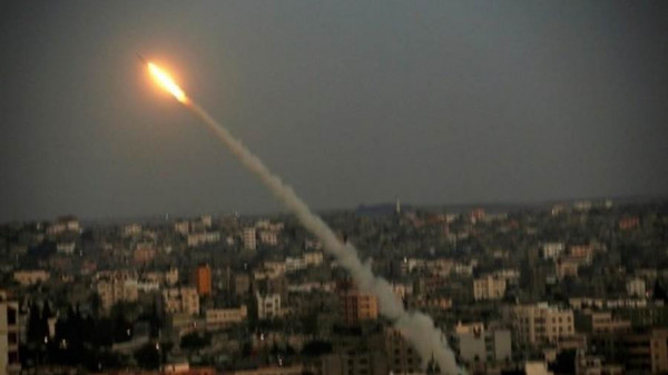 المتحدث باسم جيش الاحتلال: إطلاق قذيفة صاروخية من القطاع باتجاه غلاف غزة