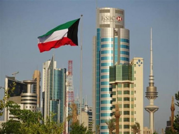 الكويت تستغني عن 25 ألف وافد من العاملين في القطاع الحكومي