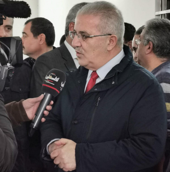 وزير النقل والمواصلات يعلن استئناف إدخال الإطارات لغزة