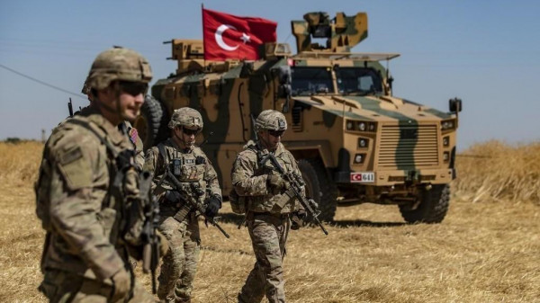 الجيش التركي يُرسل تعزيزات عسكرية جديدة إلى الحدود السورية