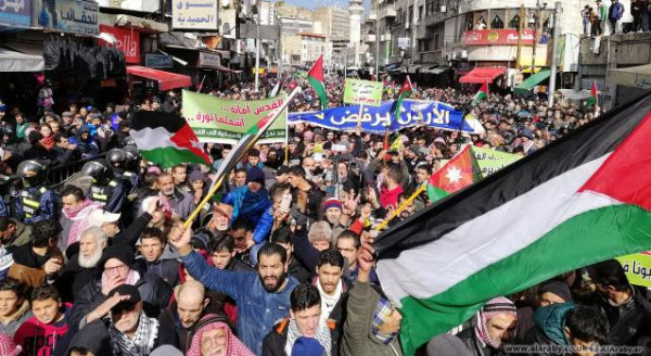 مسيرة حاشدة في الأردن رفضًا لـ (صفقة القرن)