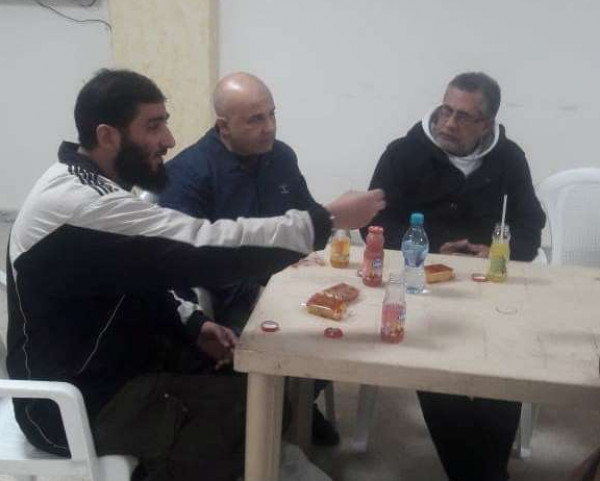 اللجنة الشعبية لمنظمة التحرير ولجنة حي الطوارئ تبحثان حاجات المواطنين بعين الحلوة