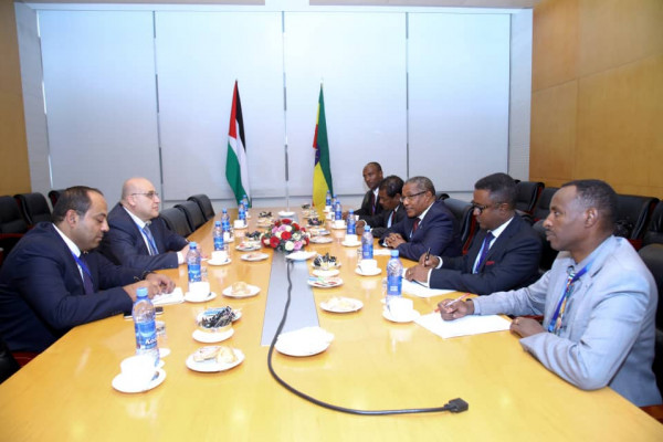 أبوجيش يلتقي وزير الخارجية الأثيوبي على هامش أعمال مؤتمر وزراء الخارجية الإفريقي