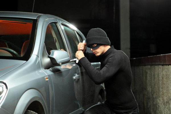 اتبع هذه النصائح لحماية سيارتك من السرقة