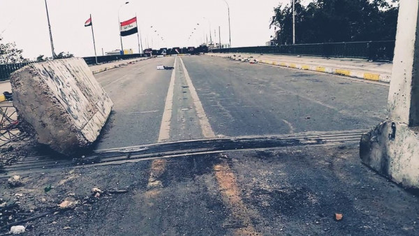 أُغلقت منذ بدء الاحتجاجات.. السلطات الأمنية تُعيد فتح جسر وشوارع ببغداد