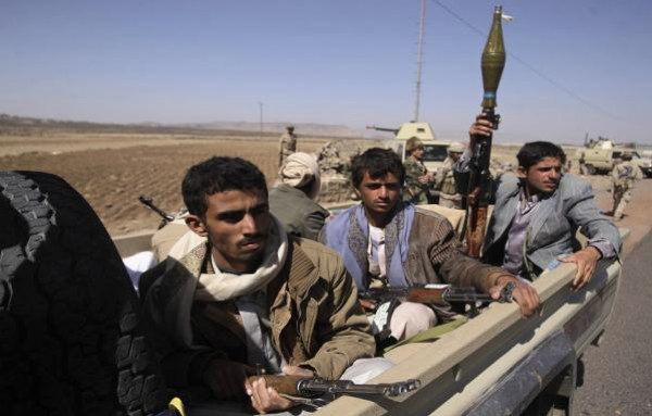 مقتل قيادي من الحوثيين وعدد من أفراد مجموعته غرب اليمن