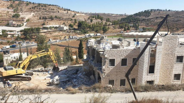 الاحتلال يهدم منزلين في الضفة إحداهما بالقدس