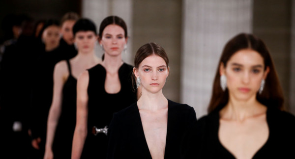 فيكتوريا بيكهام تعلن "ثورة ناعمة" بعالم الأزياء