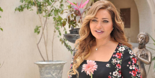 ليلى علوي تعترف لهذا الفنان: "لو قابلتك بدري شوية كنت اتجوزتك"