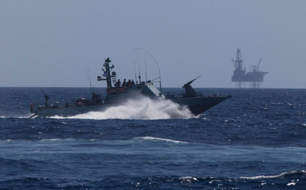 زوارق الاحتلال تُطلق النار تجاه مراكب الصيادين بعرض بحر شمال القطاع