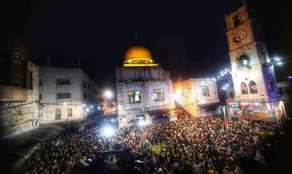 شاهد: الآلاف يؤدون صلاة "الفجر العظيم" في المسجد الأقصى ونابلس والخليل