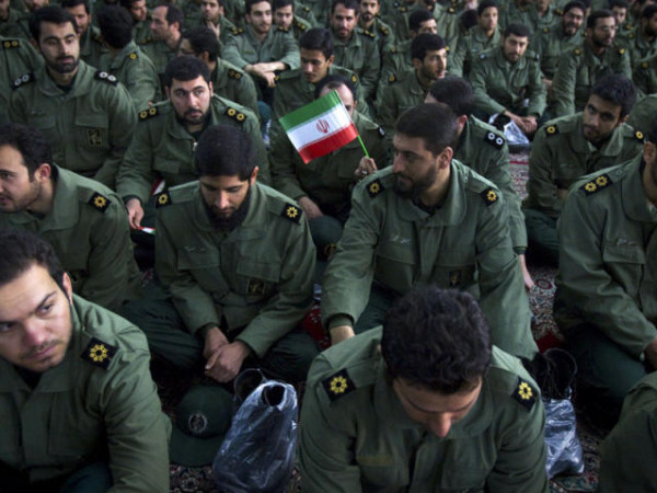 مقتل جندييْن إيرانيين بمنطقة حدودية باشتباكات مع مجموعة مسلحة