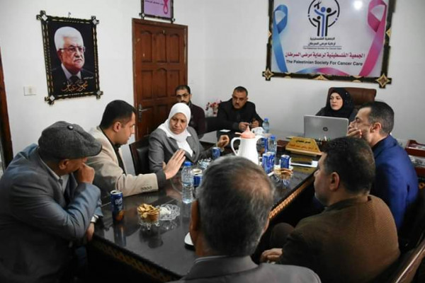 وزيرة شؤون المرأة تزور الجمعية الفلسطينية لمرضى السرطان