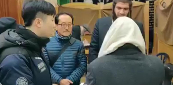 شاهد: فيديو يُظهر الوفد السياحي الكوري المُصاب بـ (كورونا) في الحرم الإبراهيمي