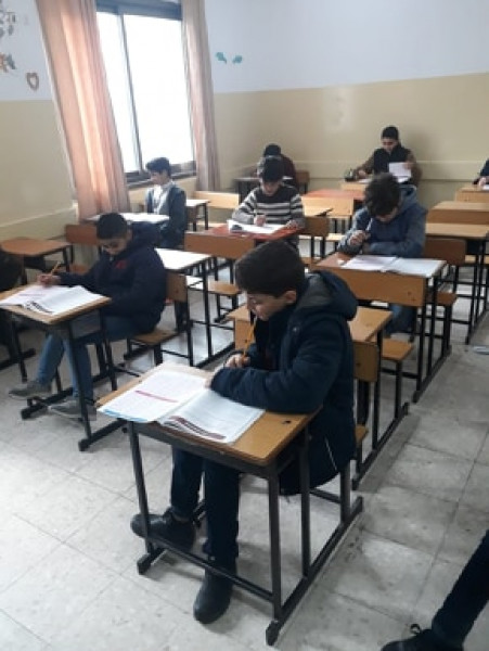 المدرسة الاسلامية الاساسية للذكور تعقد امتحان التوفل لطلابها