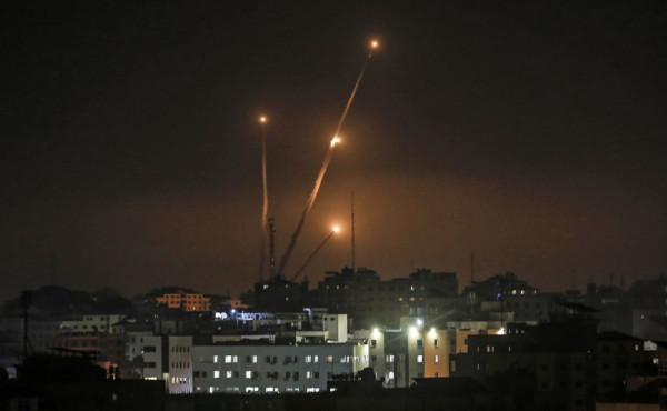 إطلاق رشقات صاروخية من قطاع غزة باتجاه مناطق الغلاف
