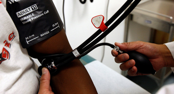ارتفاع وانخفاض ضغط الدم... أيهما أخطر على الصحة؟