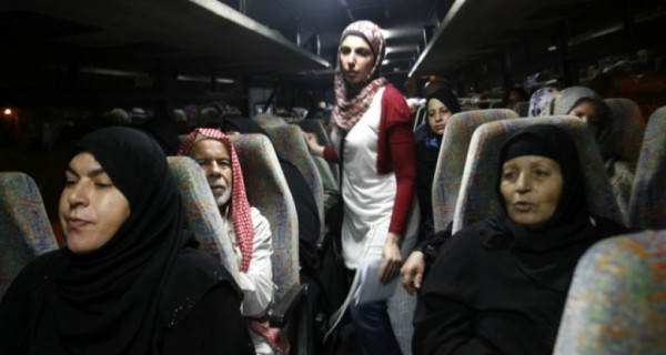 سلطات الاحتلال تمنع عدداً من أهالي أسرى القطاع من زيارة أبنائهم