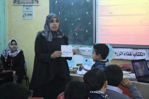 مدرسة العائشية المشتركة بالوسطى تنفذ درساً توضيحياً في اللغة العربية
