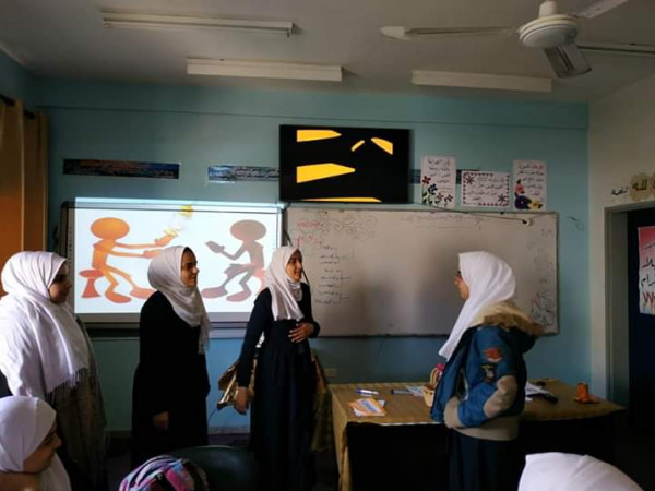 مدرسة رفيدة الاسلمية بالوسطى تنفذ درساً توضيحياً في اللغة الانجليزية