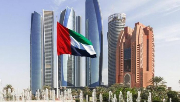 الإمارات تفرض قيوداً على سفر المعتمرين والسياح للسعودية