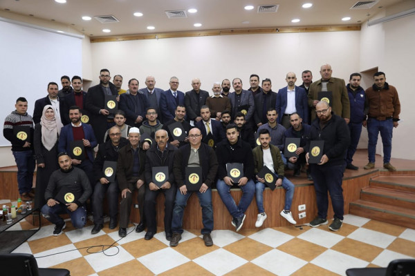نقابة الكهربائيين الفلسطينيين بالخليل و"بوليتكنك فلسطين" يحتفلان بتخريج كوكبة من خريجي دوراتها