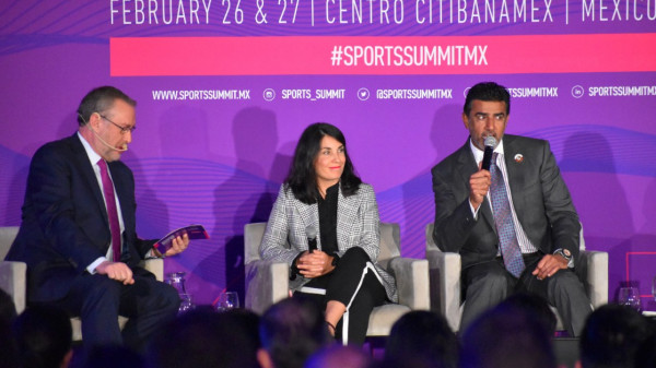 اللجنة العليا تُطلع مجتمع أمريكا اللاتينية على أبرز إنجازات وخطط مونديال 2022