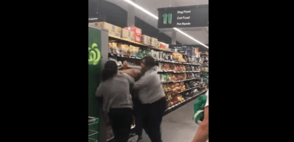 شاهد: (حرب بورق التواليت) تقود امرأتين إلى القضاء